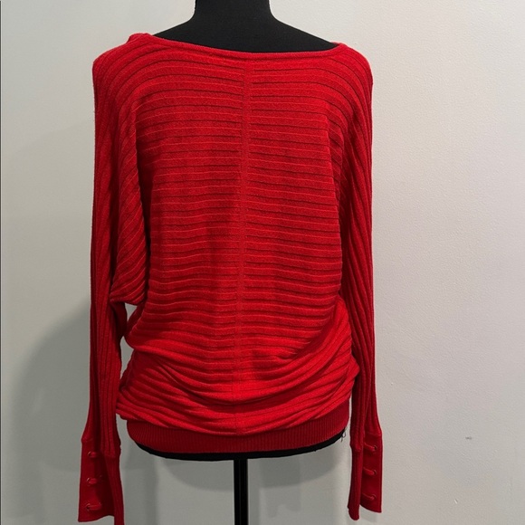 🔵 New York and Company Red Crew Neck Batwing Sweater Size Medium - Picture 6 of 9